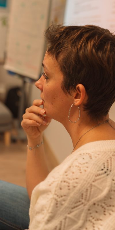 moment de réflexion avant une prise de parole en situation professionnelle